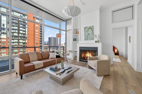 Photo of 700 12th Ave S #804, Nashville, TN 37203 (MLS # 3117037)