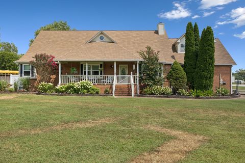 1789 Seavy Hight Rd Columbia TN 38401