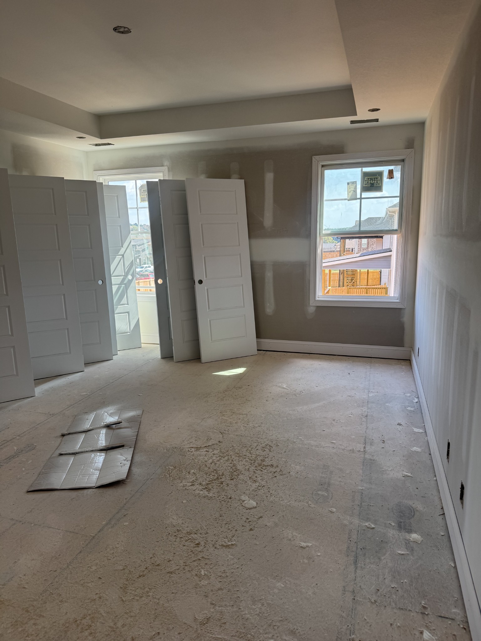 Clarksville, Tennessee 37040, United States, 5 Bedrooms Bedrooms, ,3 BathroomsBathrooms,Residential,Active,195985