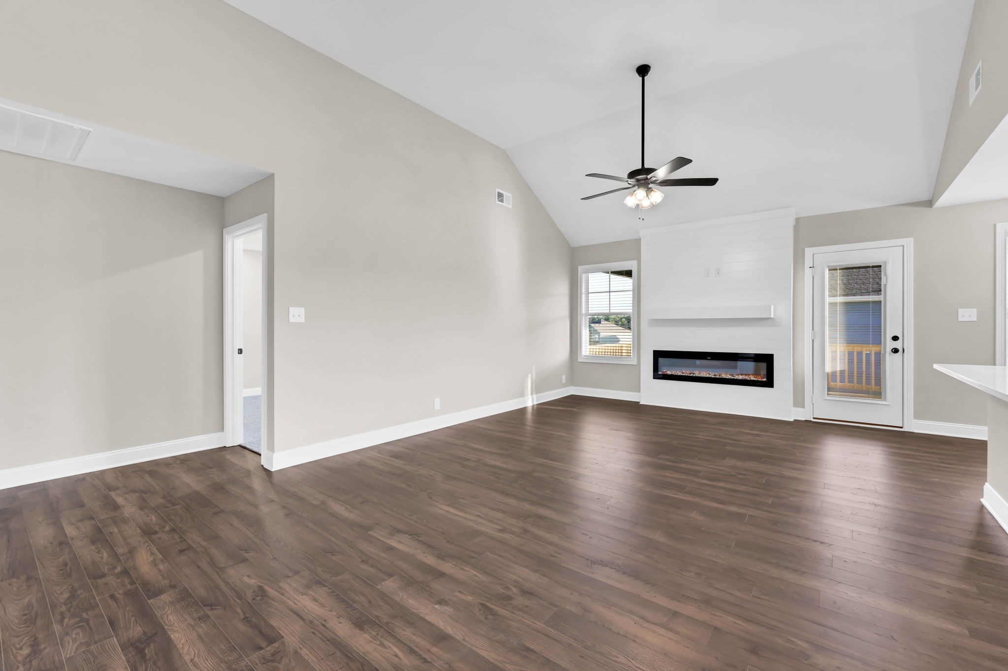 Clarksville, Tennessee 37040, United States, 5 Bedrooms Bedrooms, ,3 BathroomsBathrooms,Residential,Active,195985