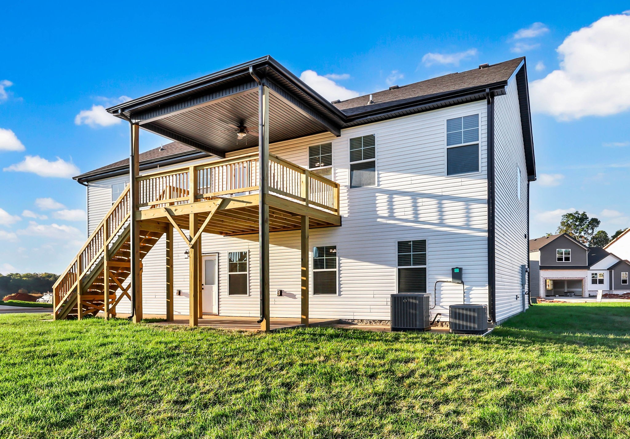 Clarksville, Tennessee 37040, United States, 5 Bedrooms Bedrooms, ,3 BathroomsBathrooms,Residential,Active,195985