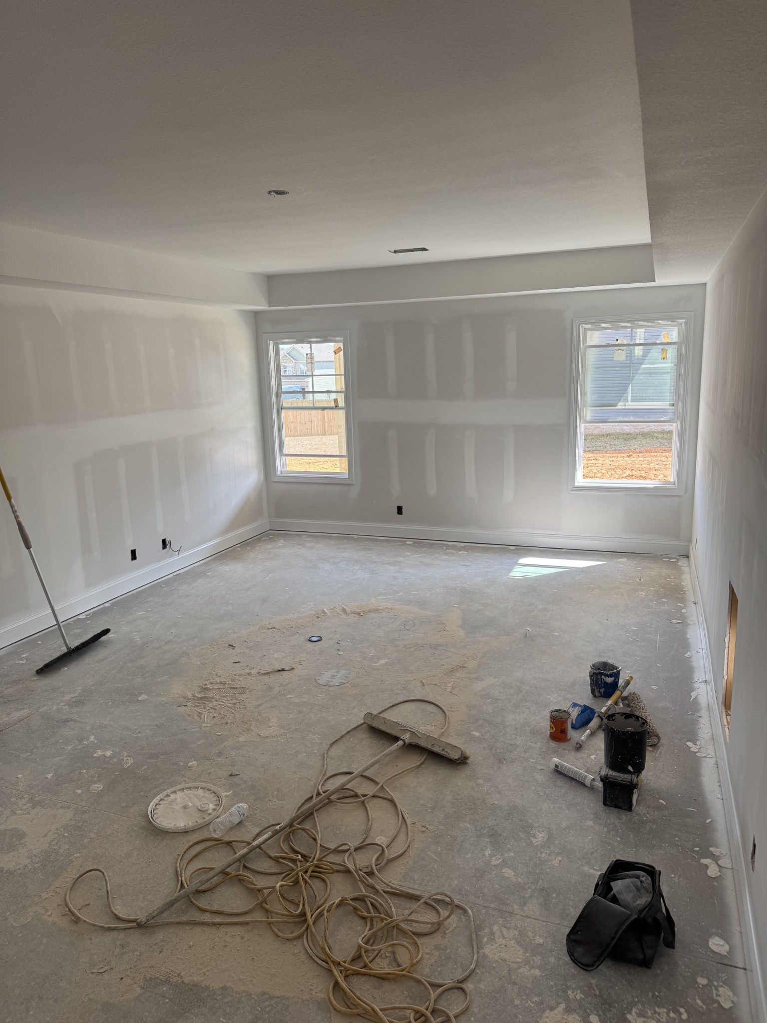 Clarksville, Tennessee 37040, United States, 5 Bedrooms Bedrooms, ,3 BathroomsBathrooms,Residential,Active,195985