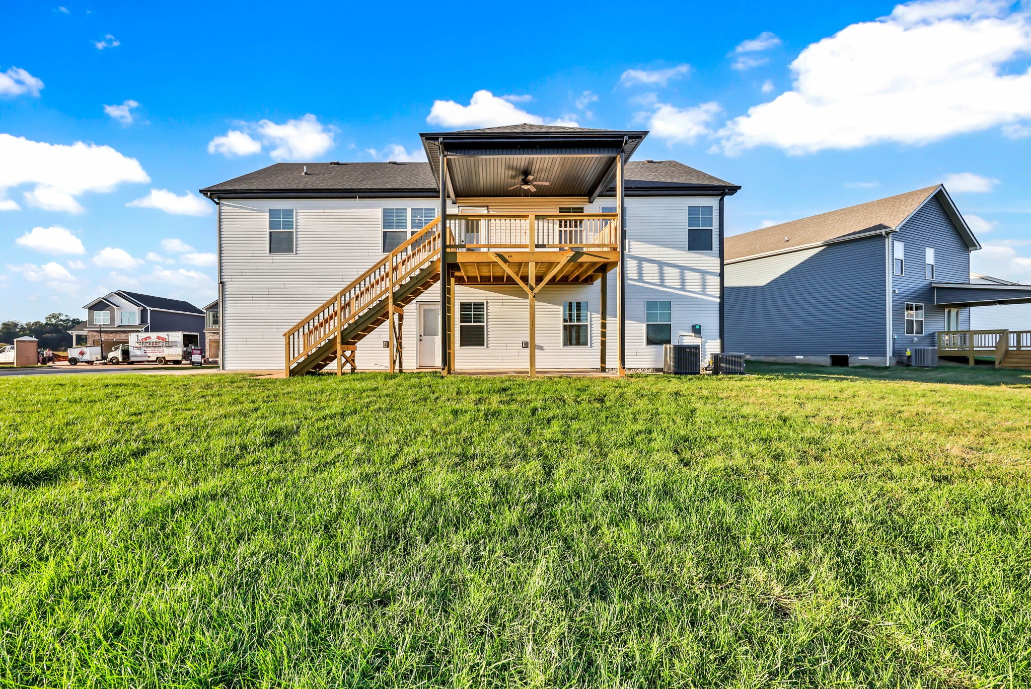 Clarksville, Tennessee 37040, United States, 5 Bedrooms Bedrooms, ,3 BathroomsBathrooms,Residential,Active,195985