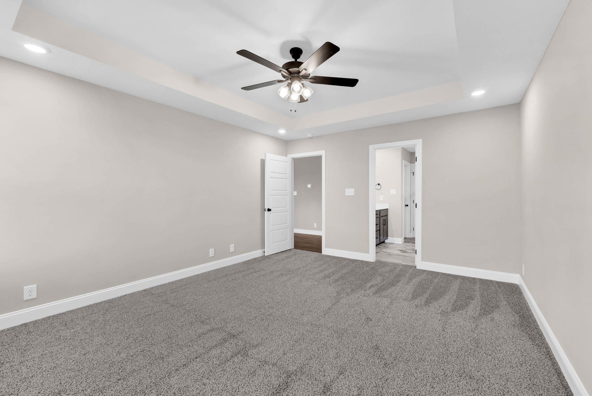 Clarksville, Tennessee 37040, United States, 5 Bedrooms Bedrooms, ,3 BathroomsBathrooms,Residential,Active,195985