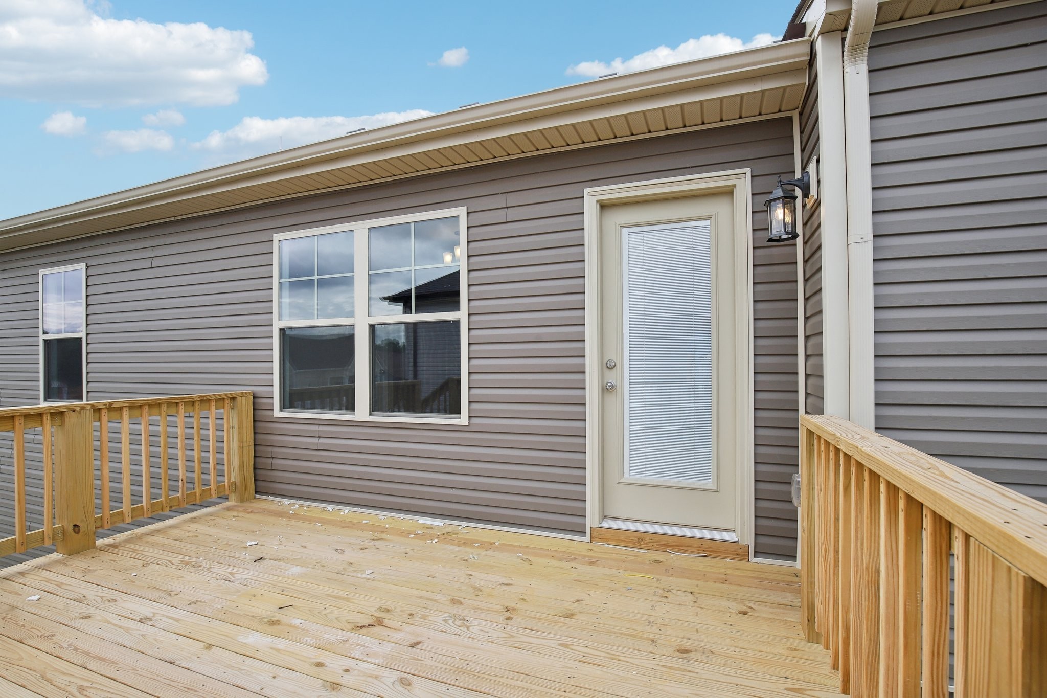 Clarksville, Tennessee 37040, United States, 5 Bedrooms Bedrooms, ,3 BathroomsBathrooms,Residential,Active,195985