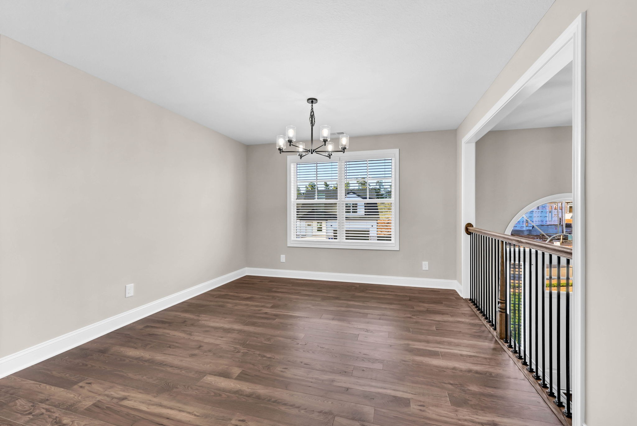 Clarksville, Tennessee 37040, United States, 5 Bedrooms Bedrooms, ,3 BathroomsBathrooms,Residential,Active,195985