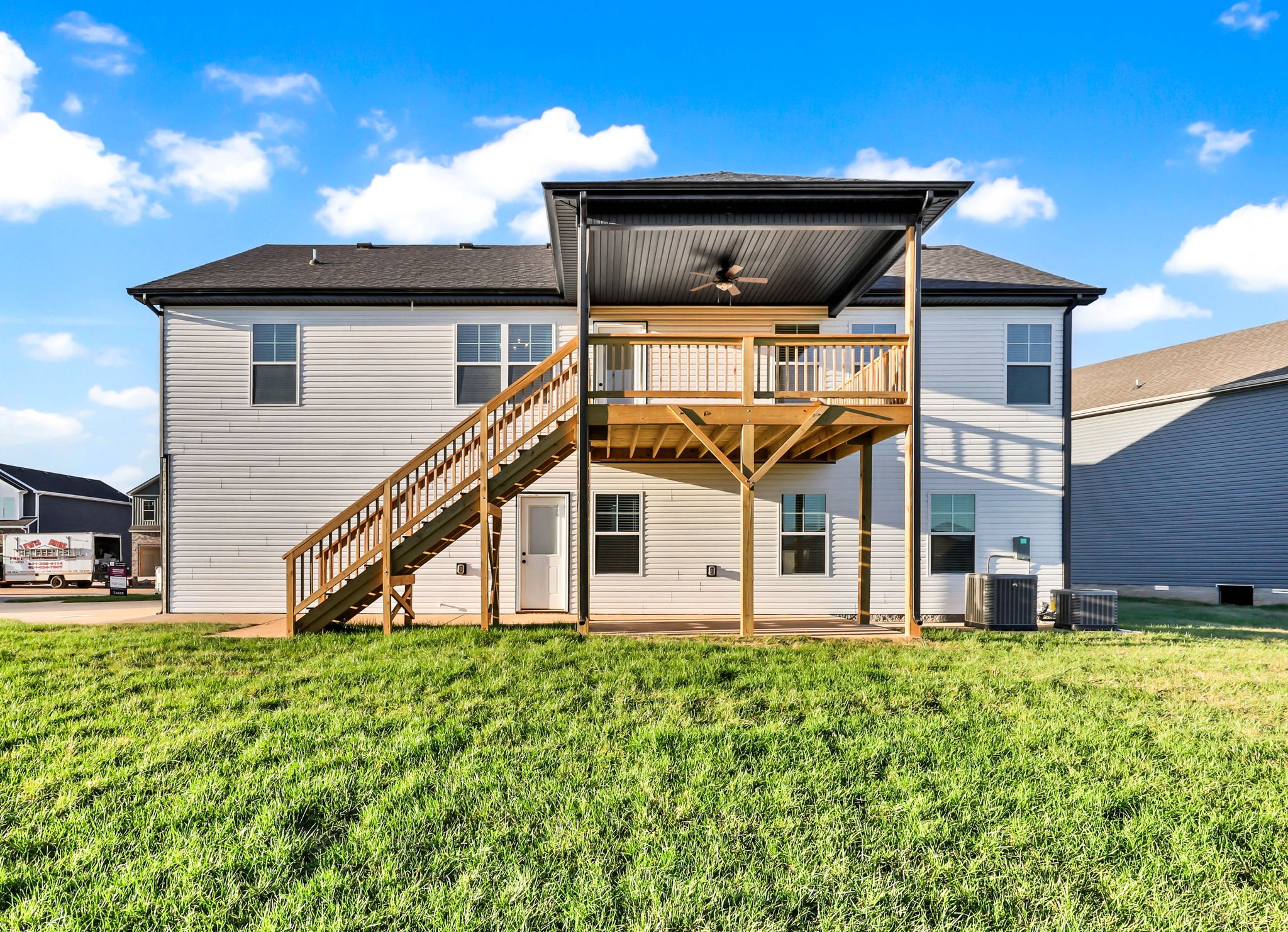 Clarksville, Tennessee 37040, United States, 5 Bedrooms Bedrooms, ,3 BathroomsBathrooms,Residential,Active,195985