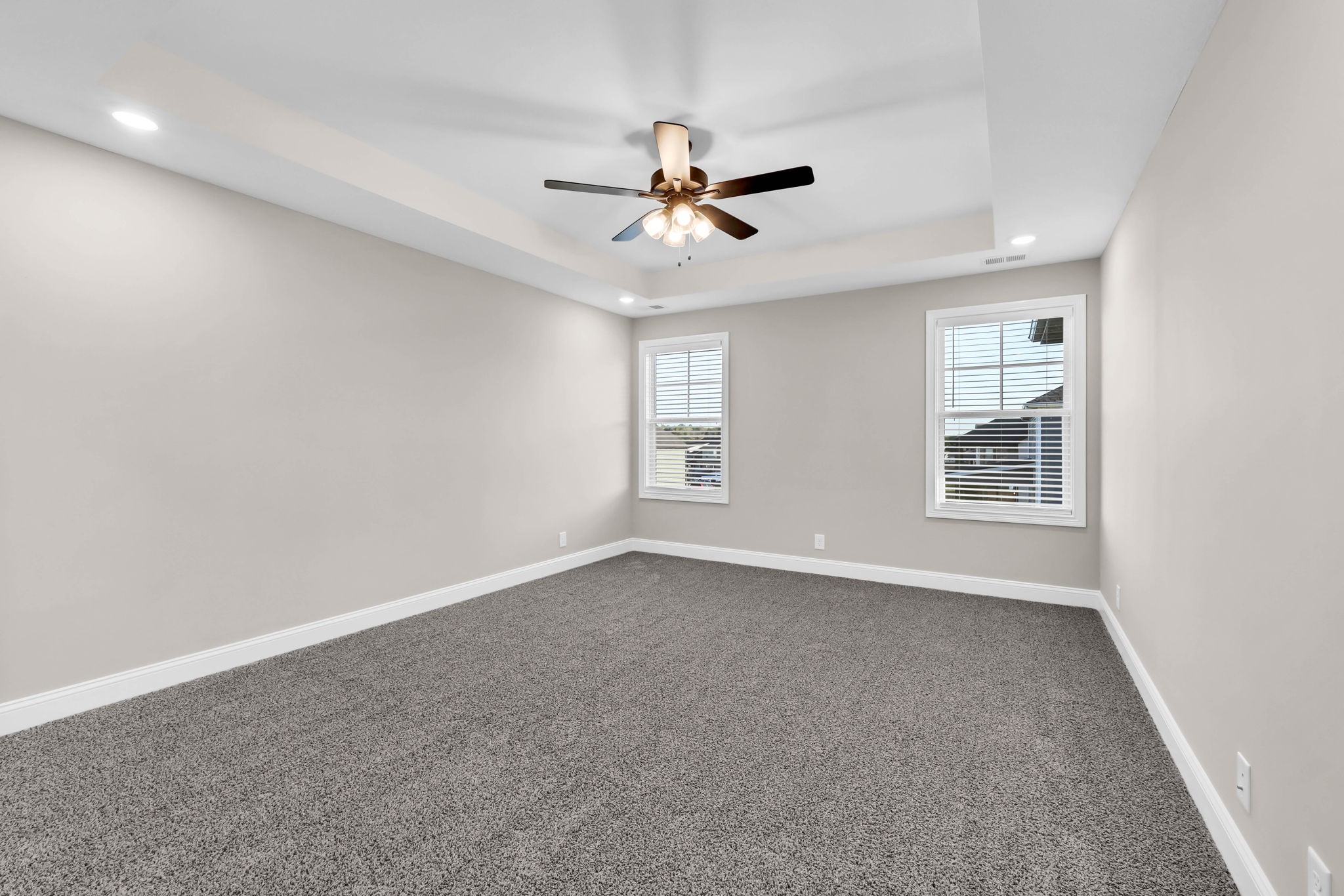 Clarksville, Tennessee 37040, United States, 5 Bedrooms Bedrooms, ,3 BathroomsBathrooms,Residential,Active,195985