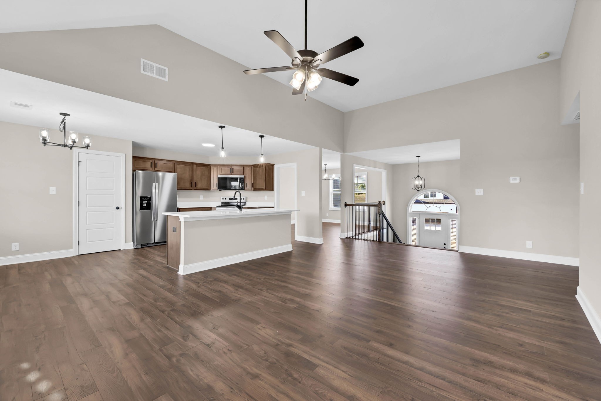 Clarksville, Tennessee 37040, United States, 5 Bedrooms Bedrooms, ,3 BathroomsBathrooms,Residential,Active,195985