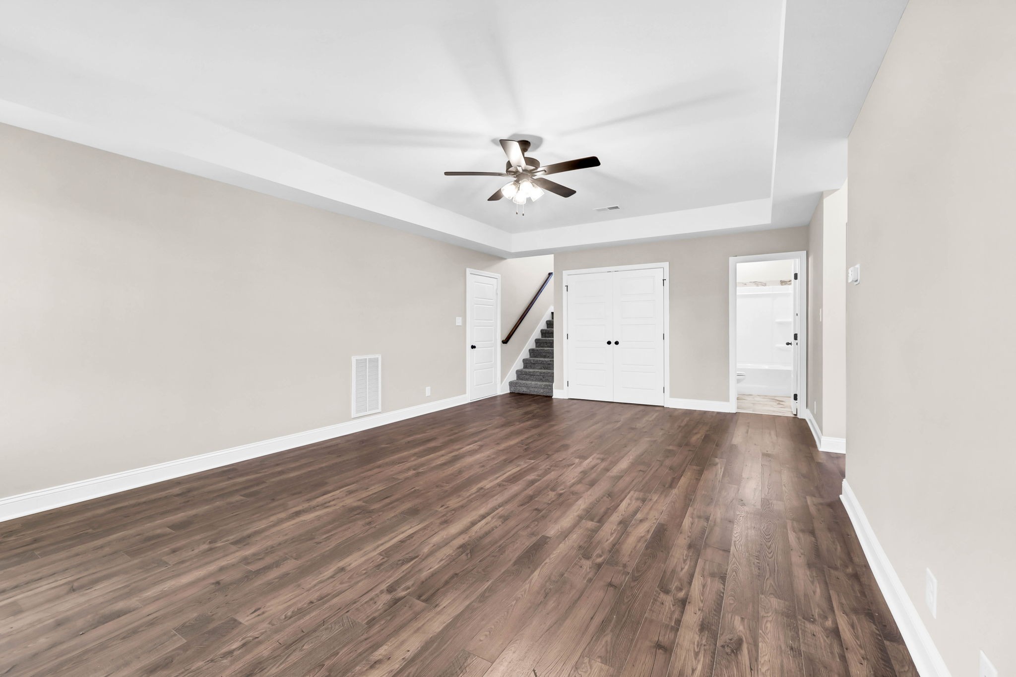 Clarksville, Tennessee 37040, United States, 5 Bedrooms Bedrooms, ,3 BathroomsBathrooms,Residential,Active,195985