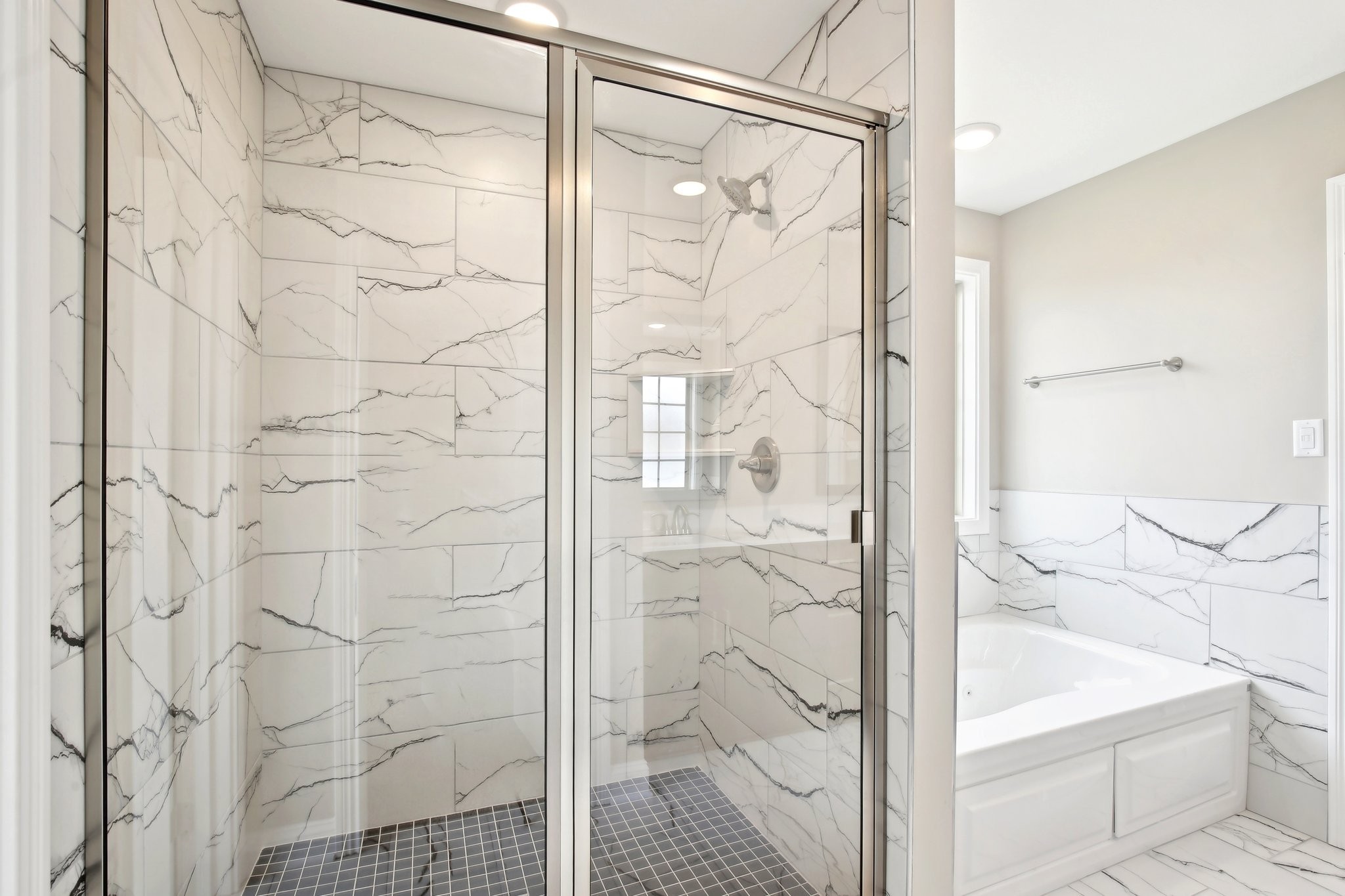 Clarksville, Tennessee 37040, United States, 5 Bedrooms Bedrooms, ,3 BathroomsBathrooms,Residential,Active,195985