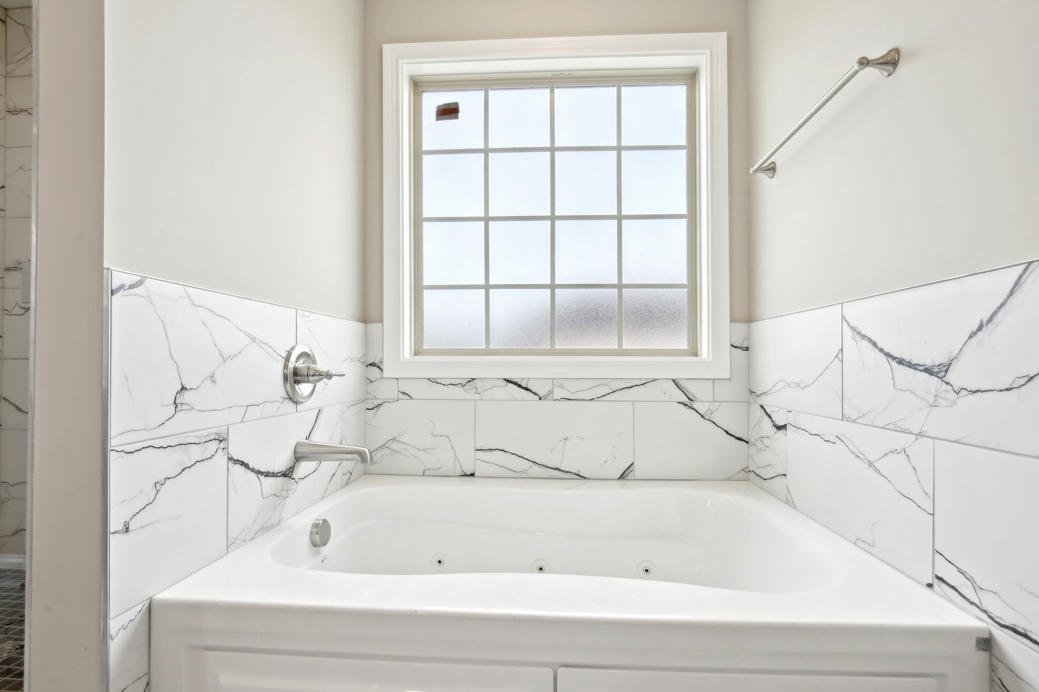 Clarksville, Tennessee 37040, United States, 5 Bedrooms Bedrooms, ,3 BathroomsBathrooms,Residential,Active,195985