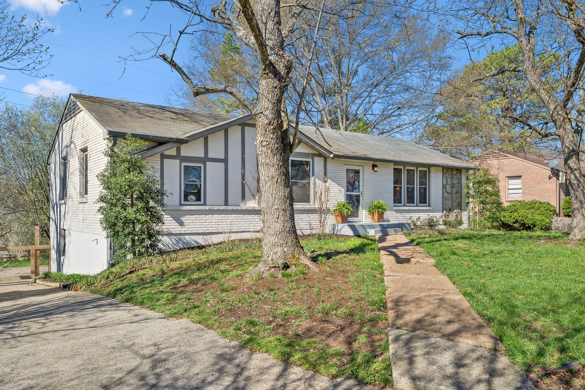 407 Wauford Dr