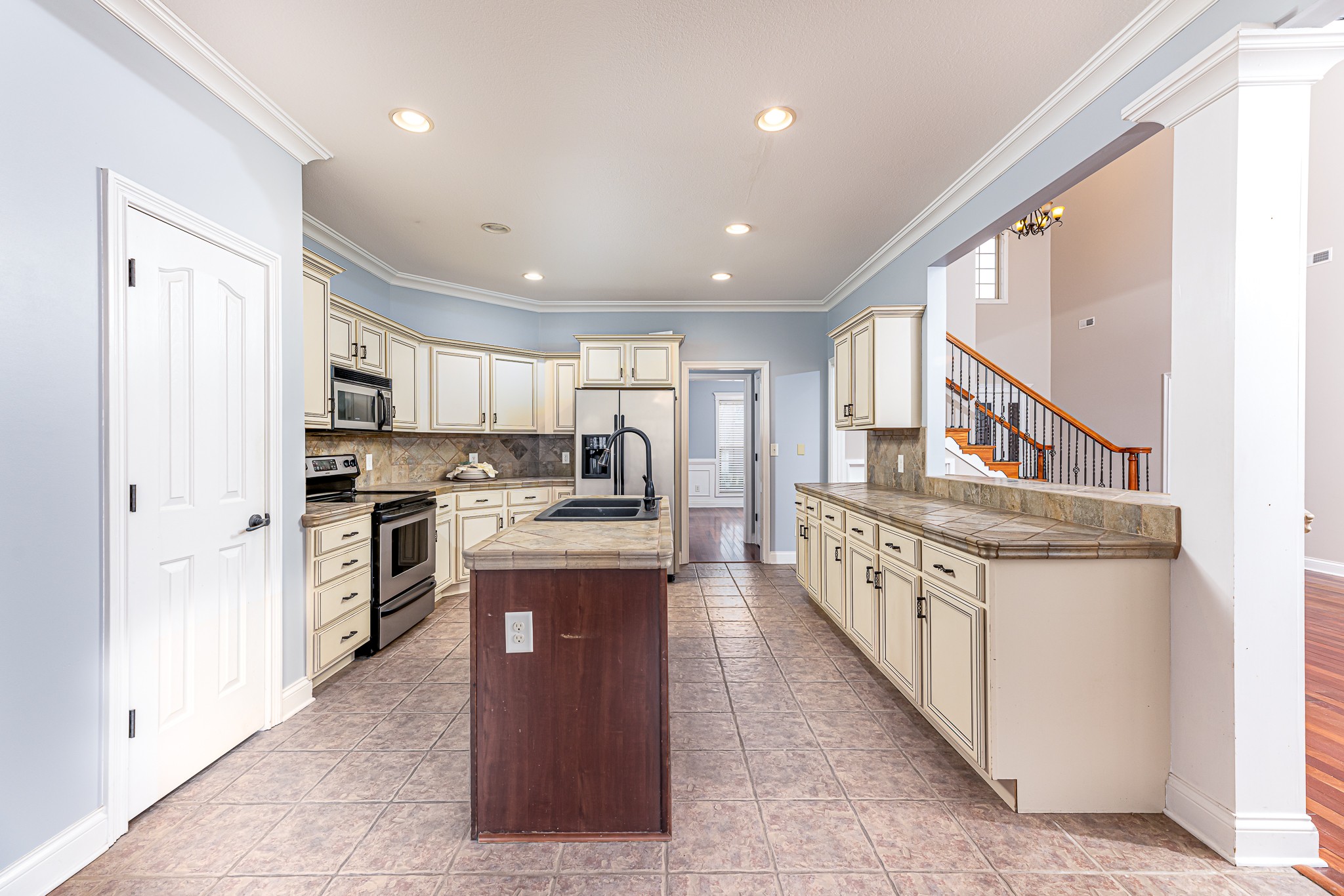 1094 Drakes Cove Rd S