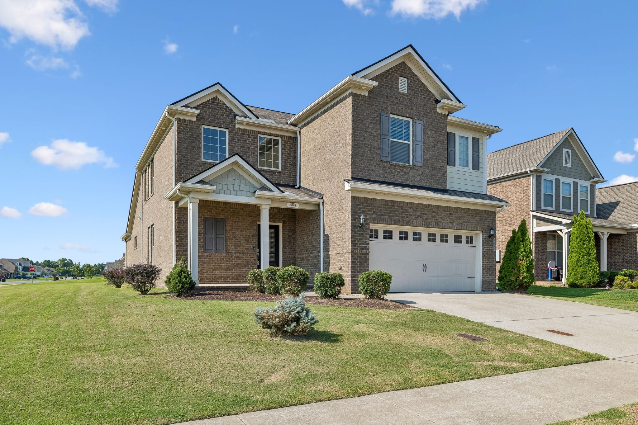 854 Sapphire Dr