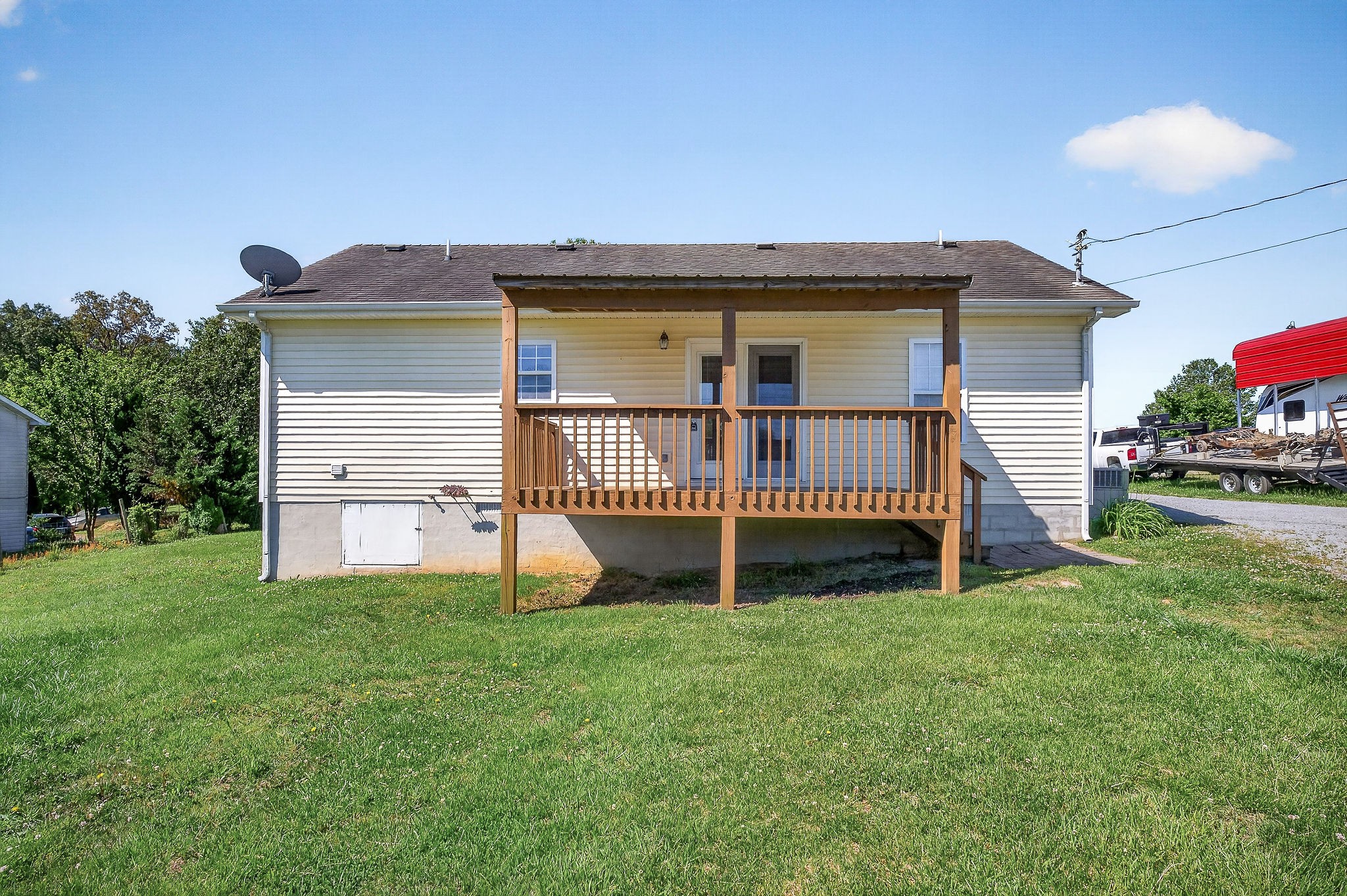475 Webb Ln