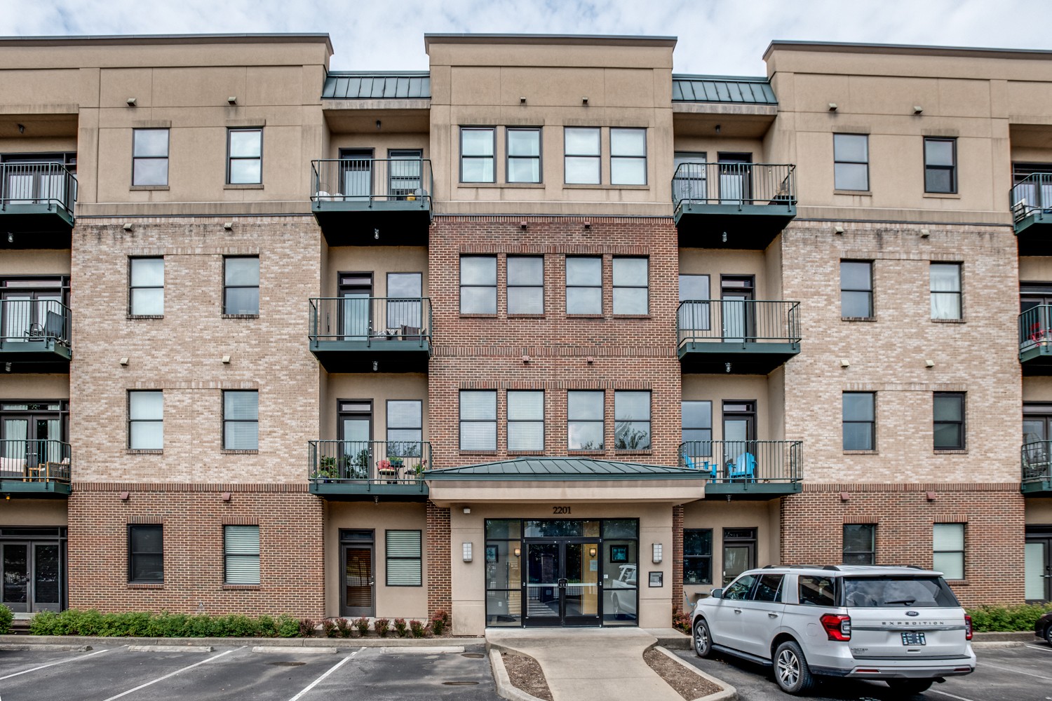 2201 8th Ave S 104
