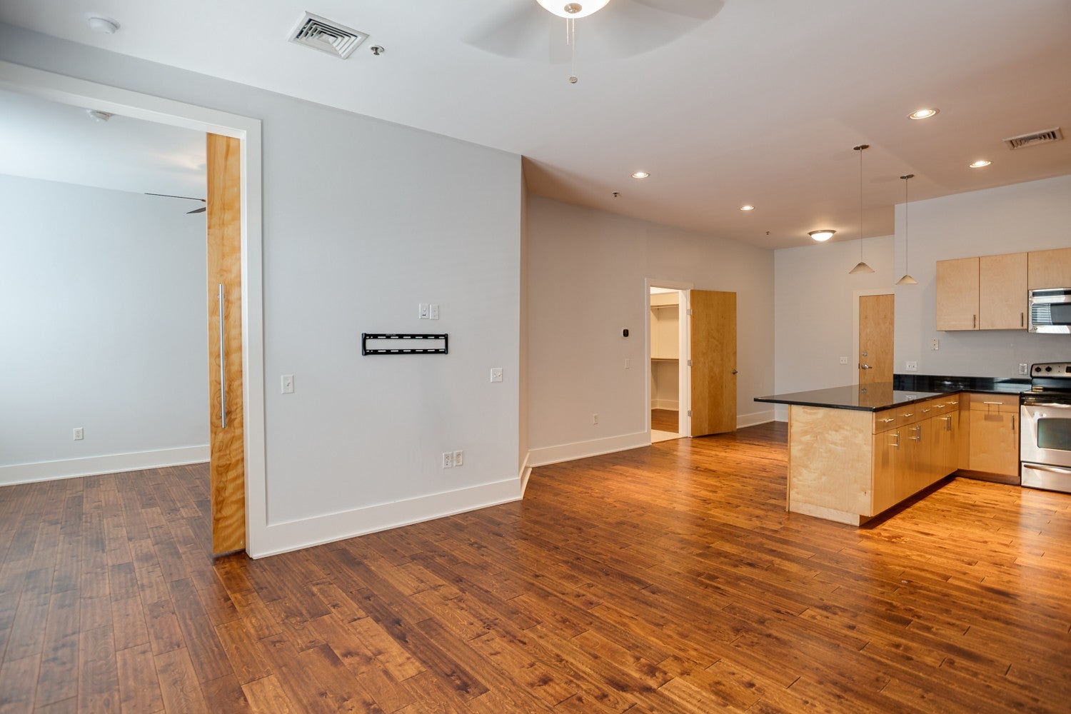 2201 8th Ave S 104, Nashville TN 37204 1-bed home, photo 4 of 30