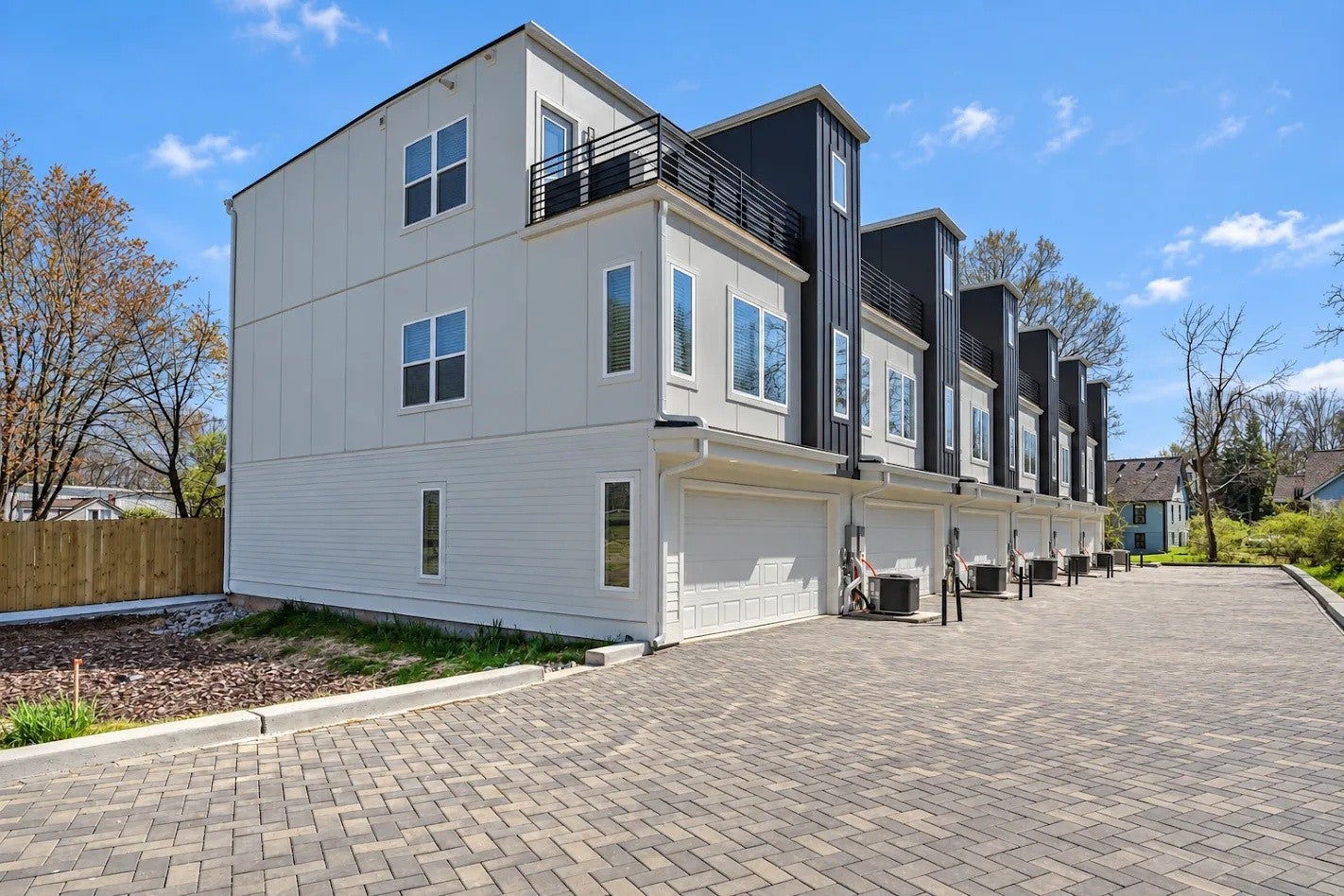 4.0-bed rental at 1016 W Kirkland Ave C