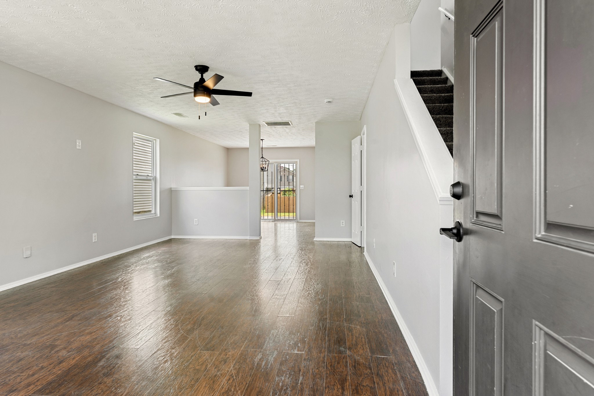 2853 Creekbend Dr