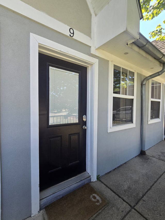 415 Humphreys St 9