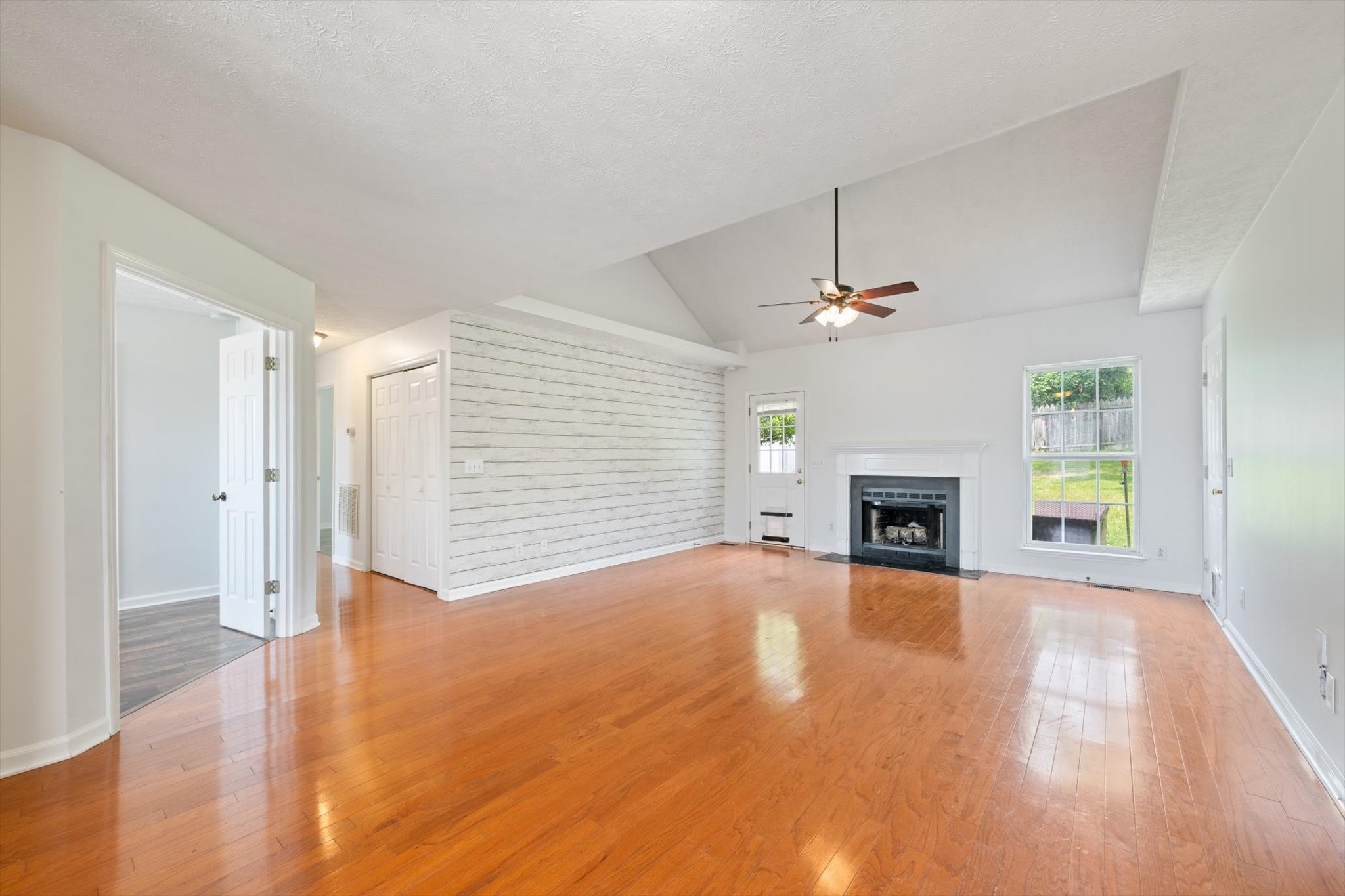 124 Jesse Brown Dr