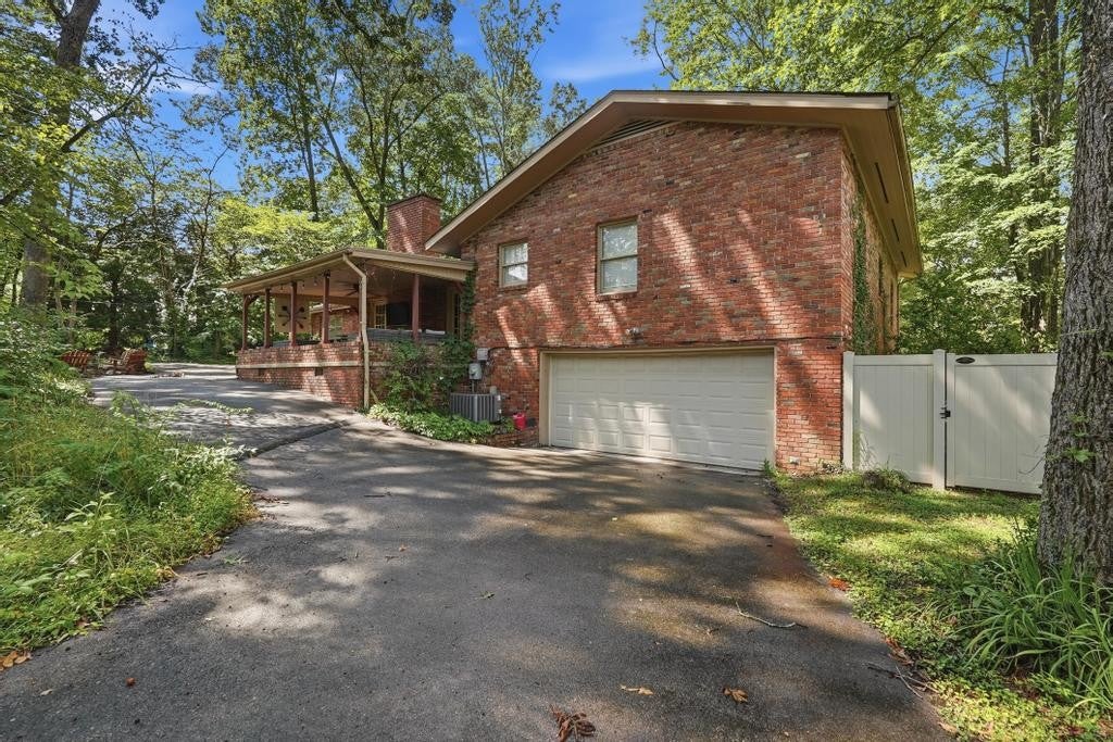 747 Timber Ln
