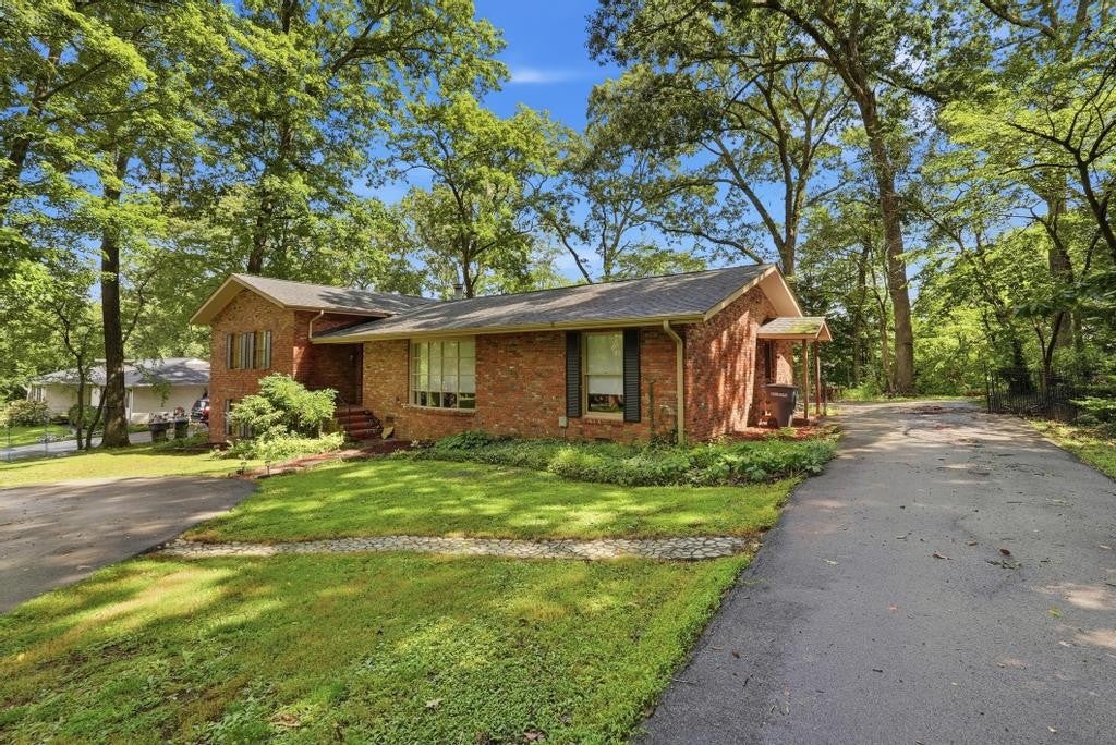 747 Timber Ln