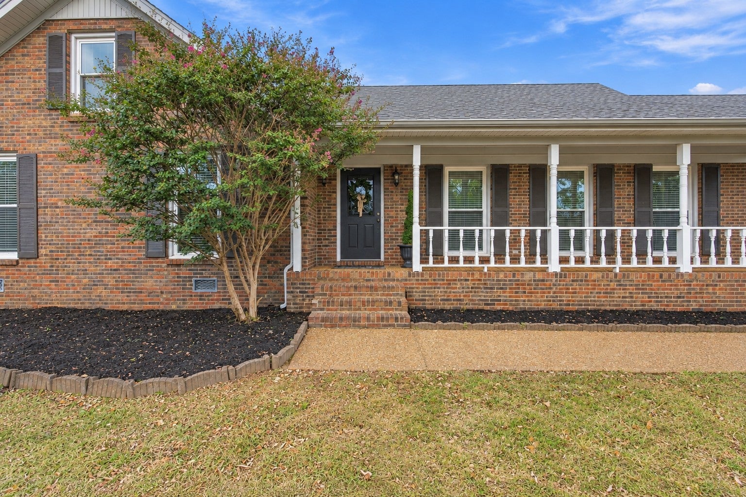 738 Regal Dr