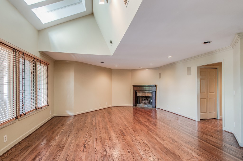 2110 Portland Ave 303