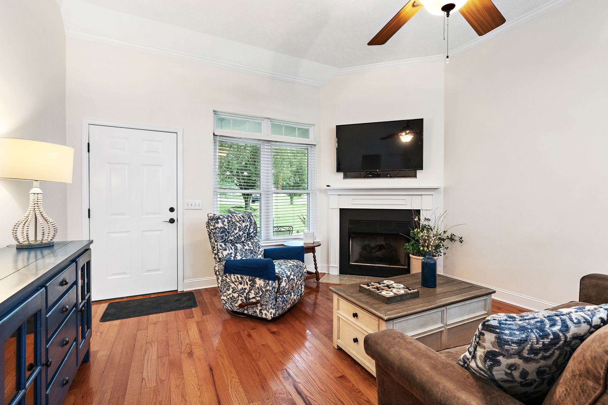 702 Parrish Pt