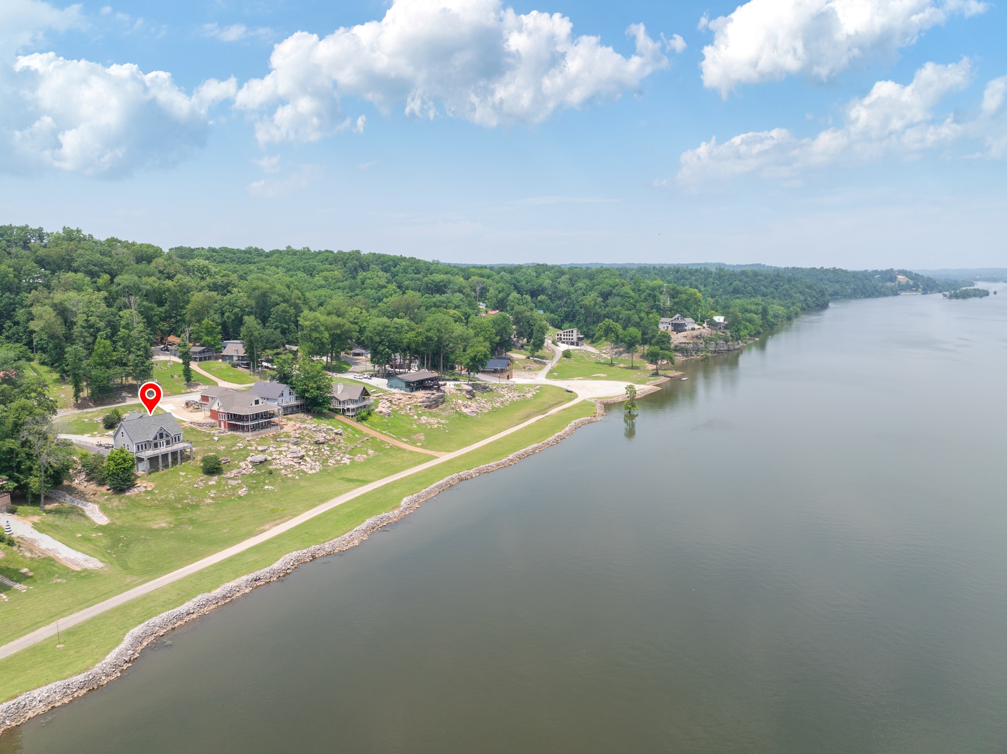 347 Lakeshore Dr