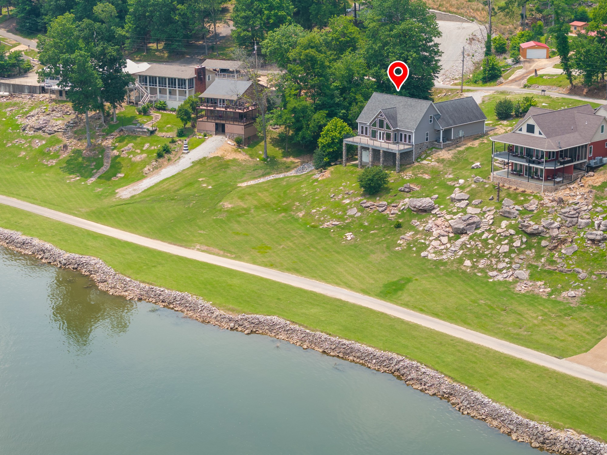 347 Lakeshore Dr