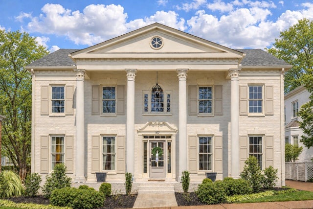 107 Chatsworth Dr