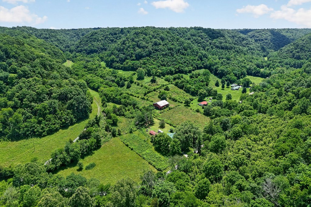 747 Hunting Creek Rd