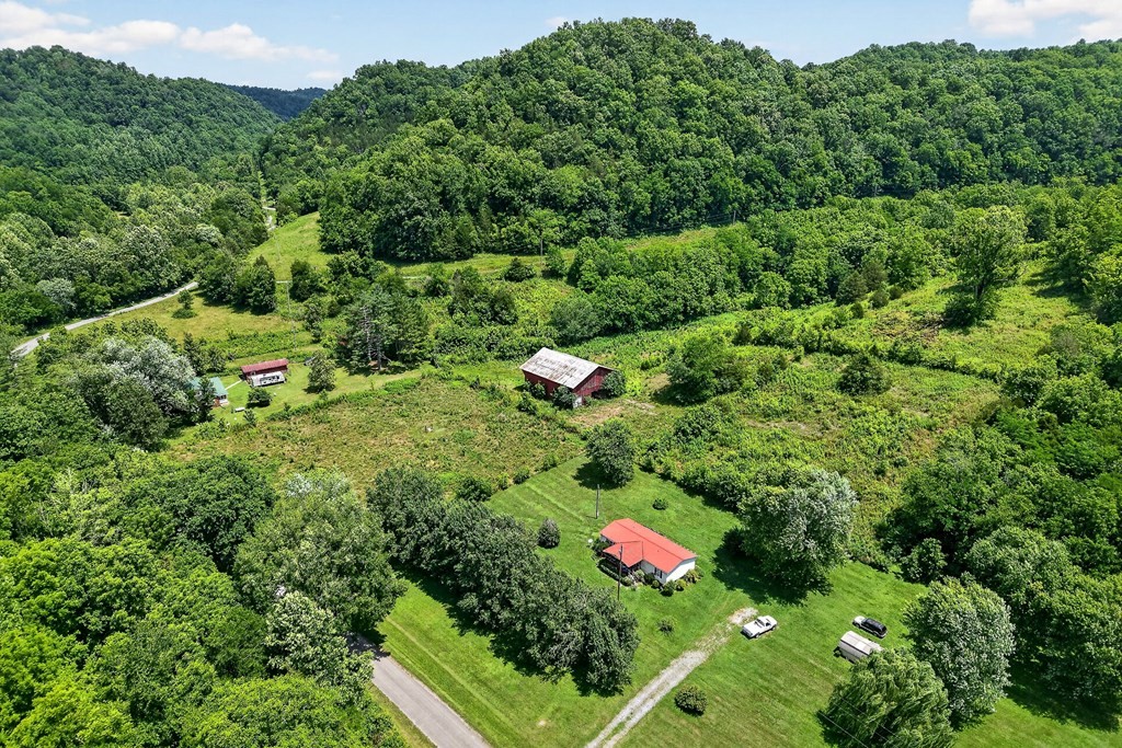 747 Hunting Creek Rd