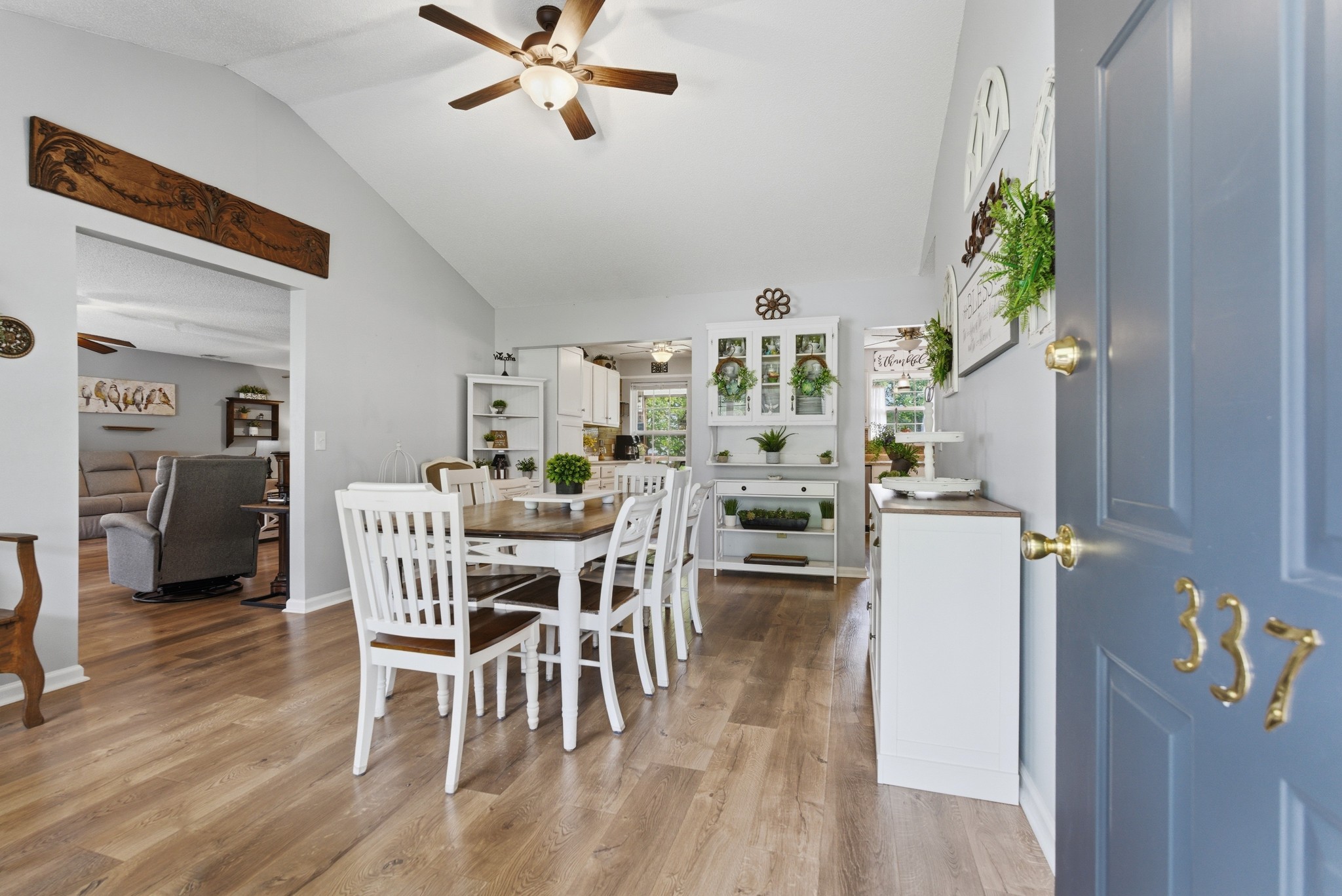 337 Lake Forest Dr