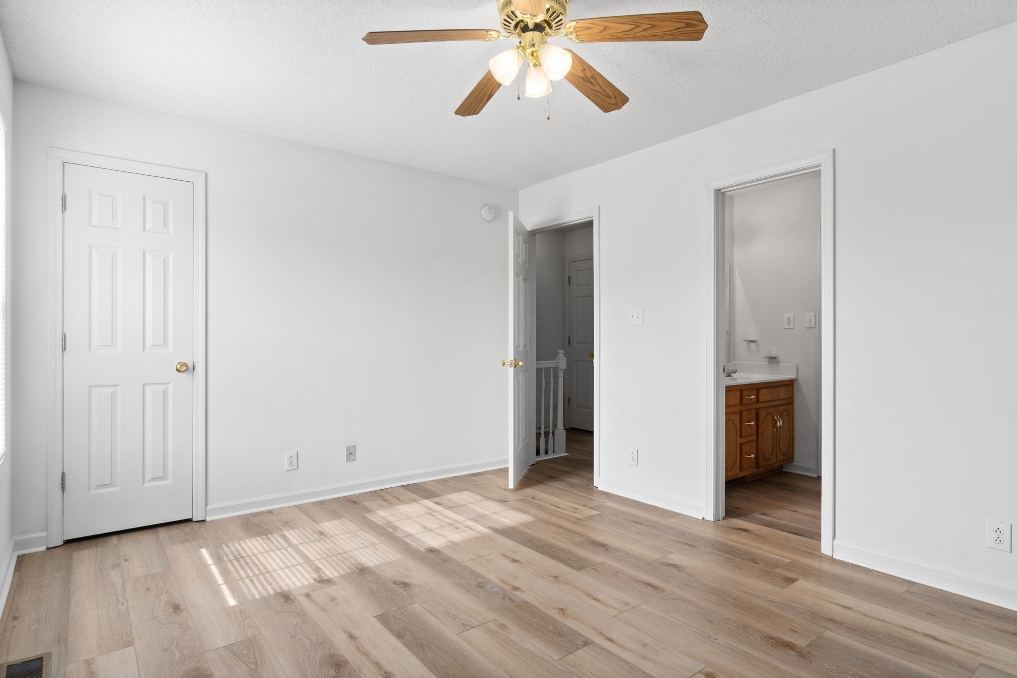 Oak Grove, Kentucky 42262, United States, 2 Bedrooms Bedrooms, ,2 BathroomsBathrooms,Residential,Active,105429