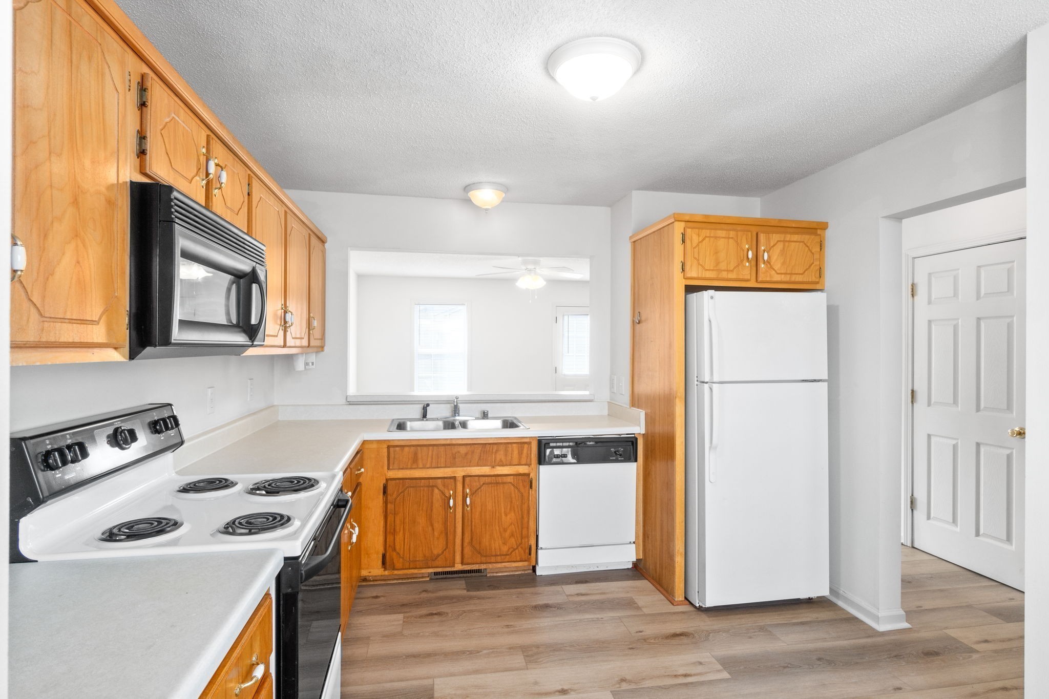 Oak Grove, Kentucky 42262, United States, 2 Bedrooms Bedrooms, ,2 BathroomsBathrooms,Residential,Active,105429