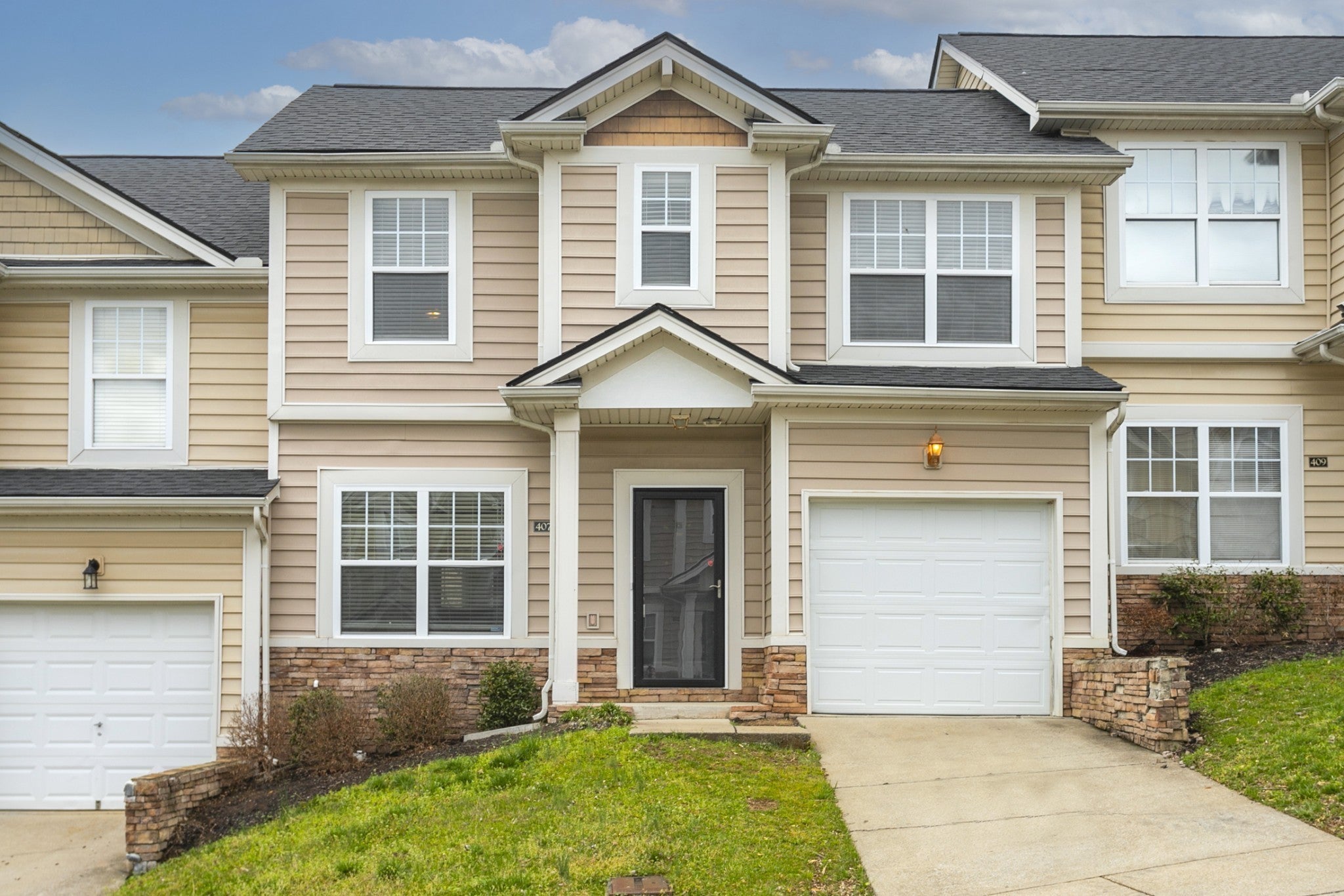 2.0-bed rental at 1515 Bridgecrest Drive 407