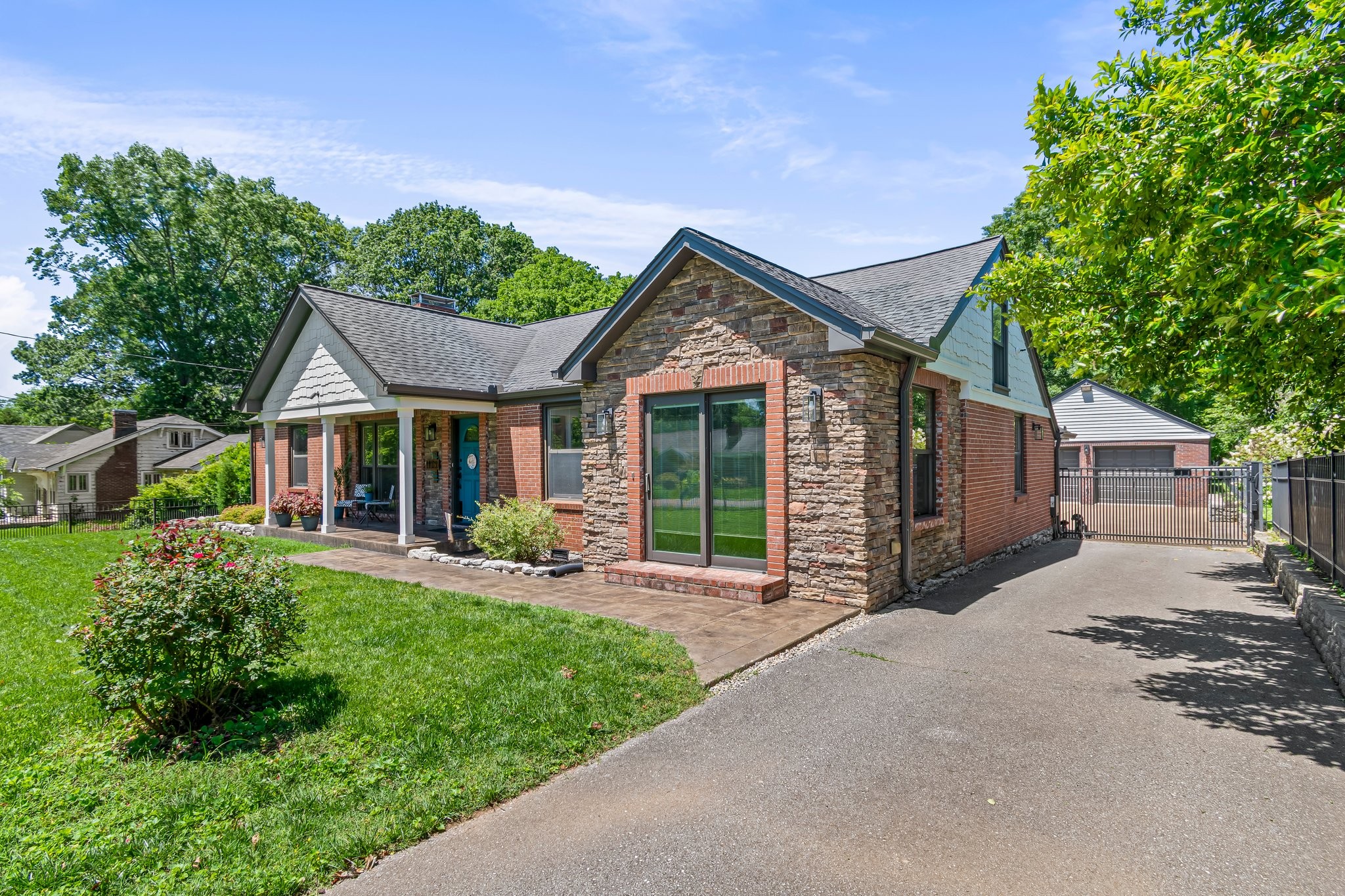 1135 Riverwood Dr