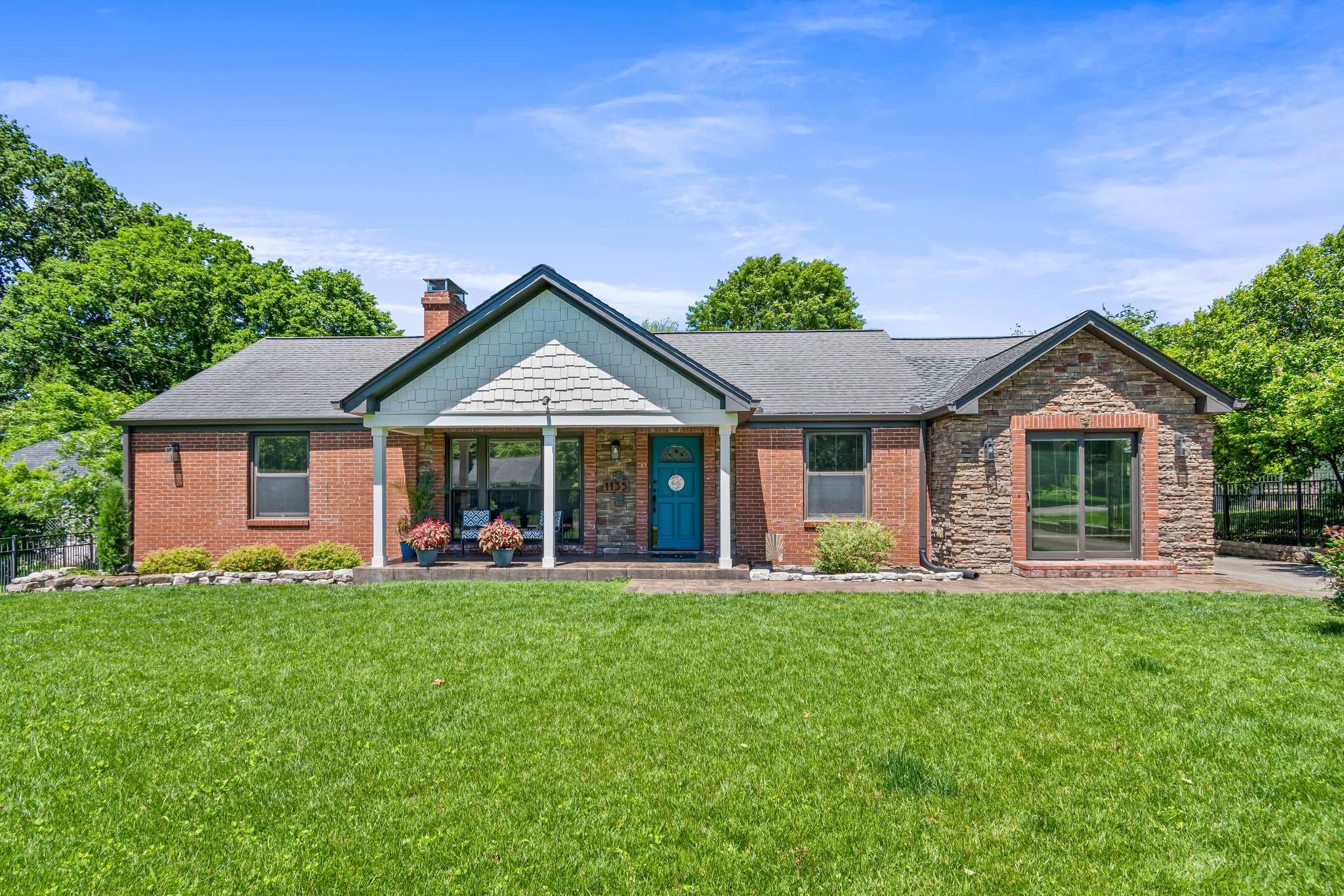 1135 Riverwood Dr