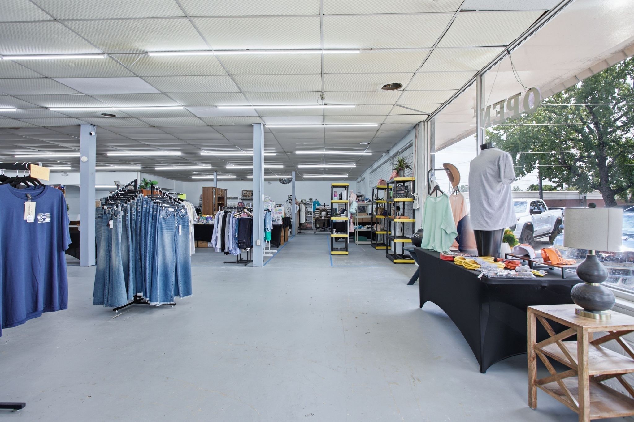 105 W Main St