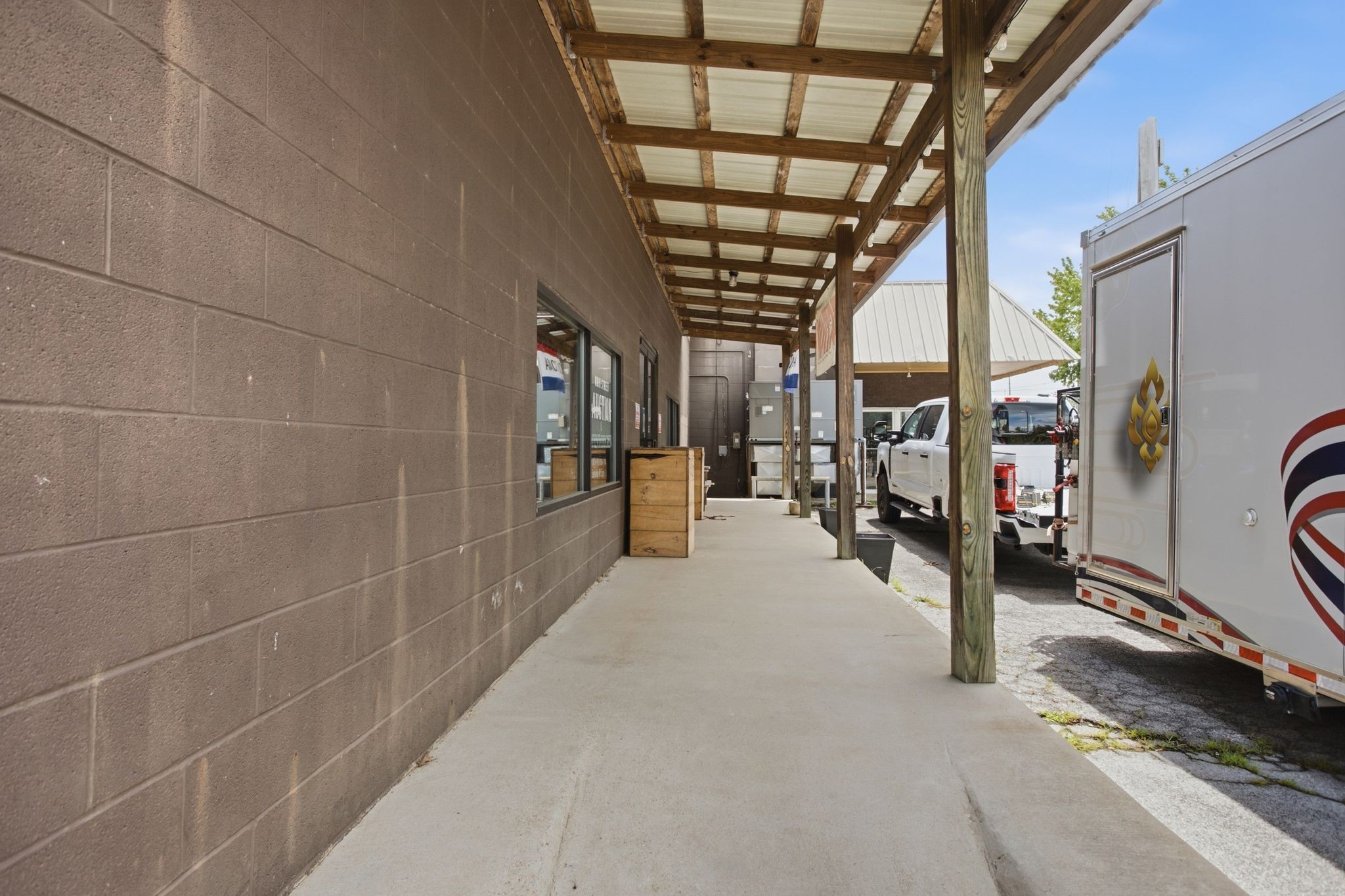 105 W Main St