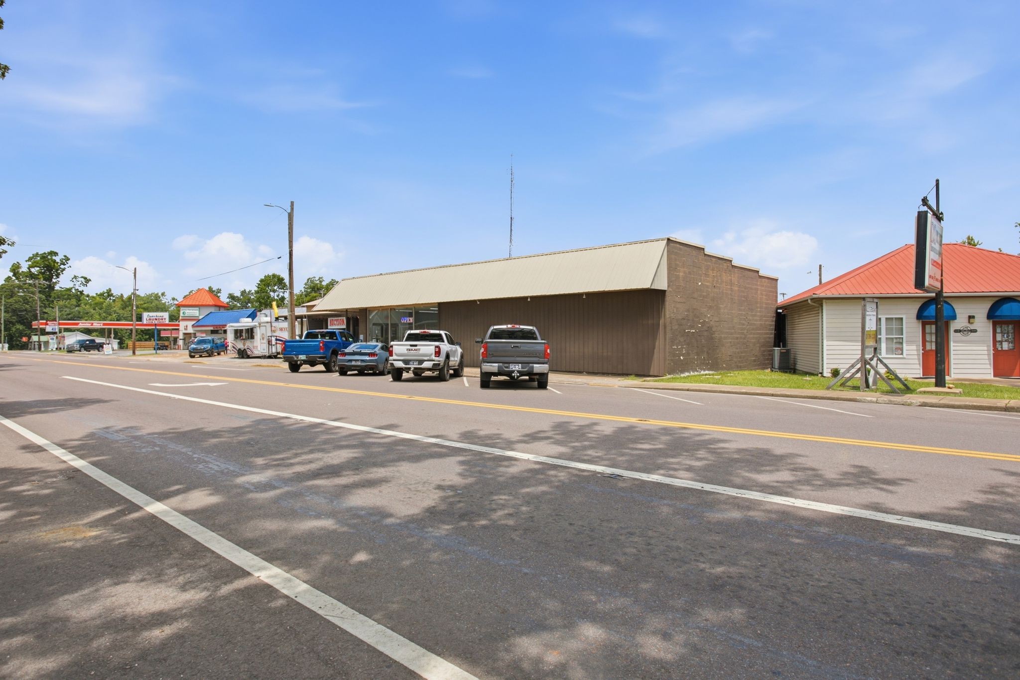 105 W Main St