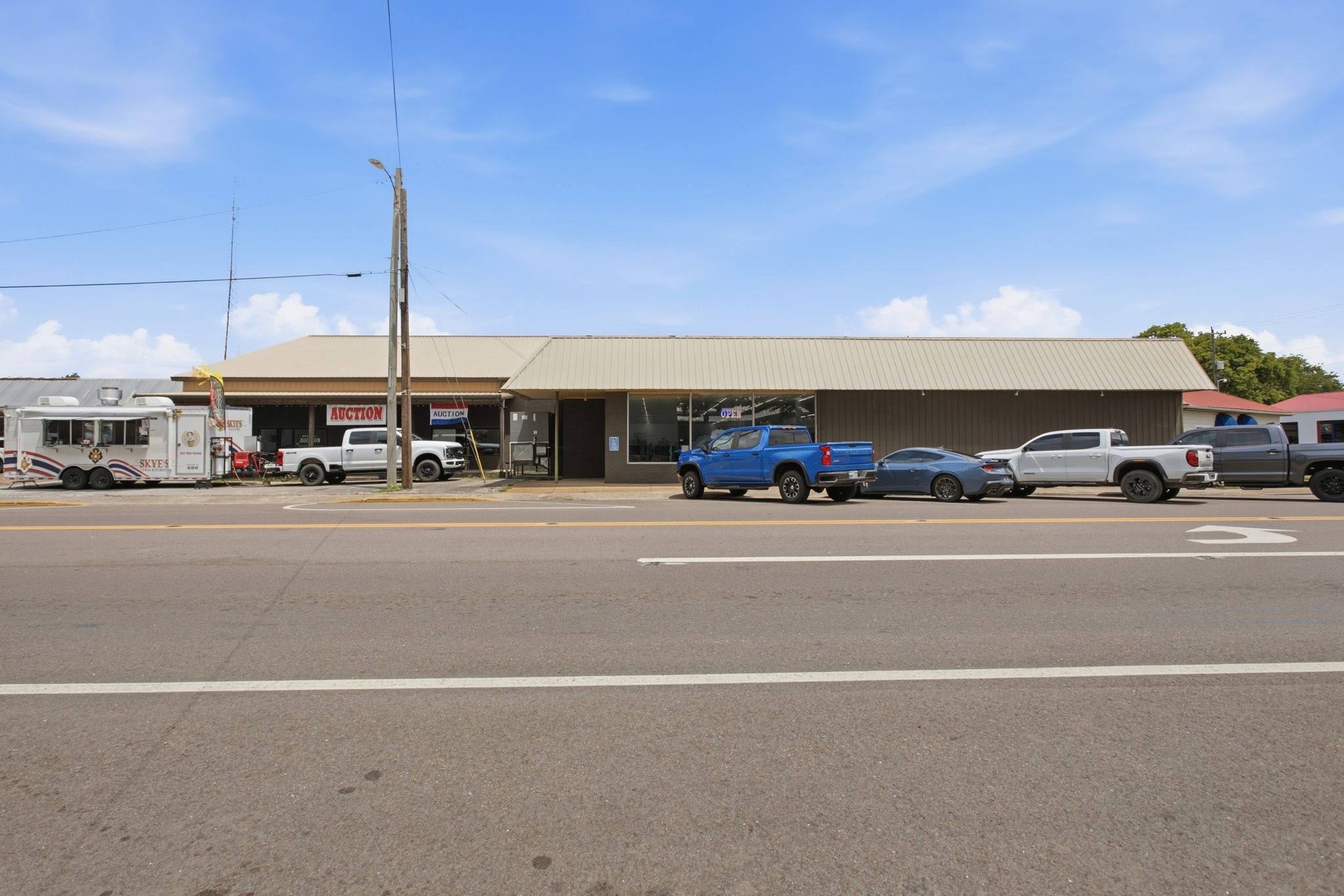 Photo 1 of 44 — 105 W Main St, Hohenwald, TN 38462