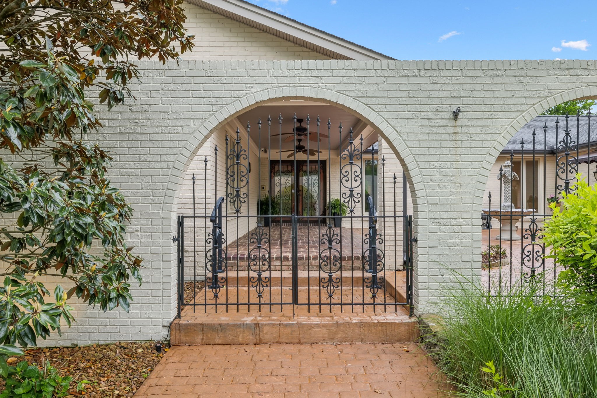 321 Granny White Pike