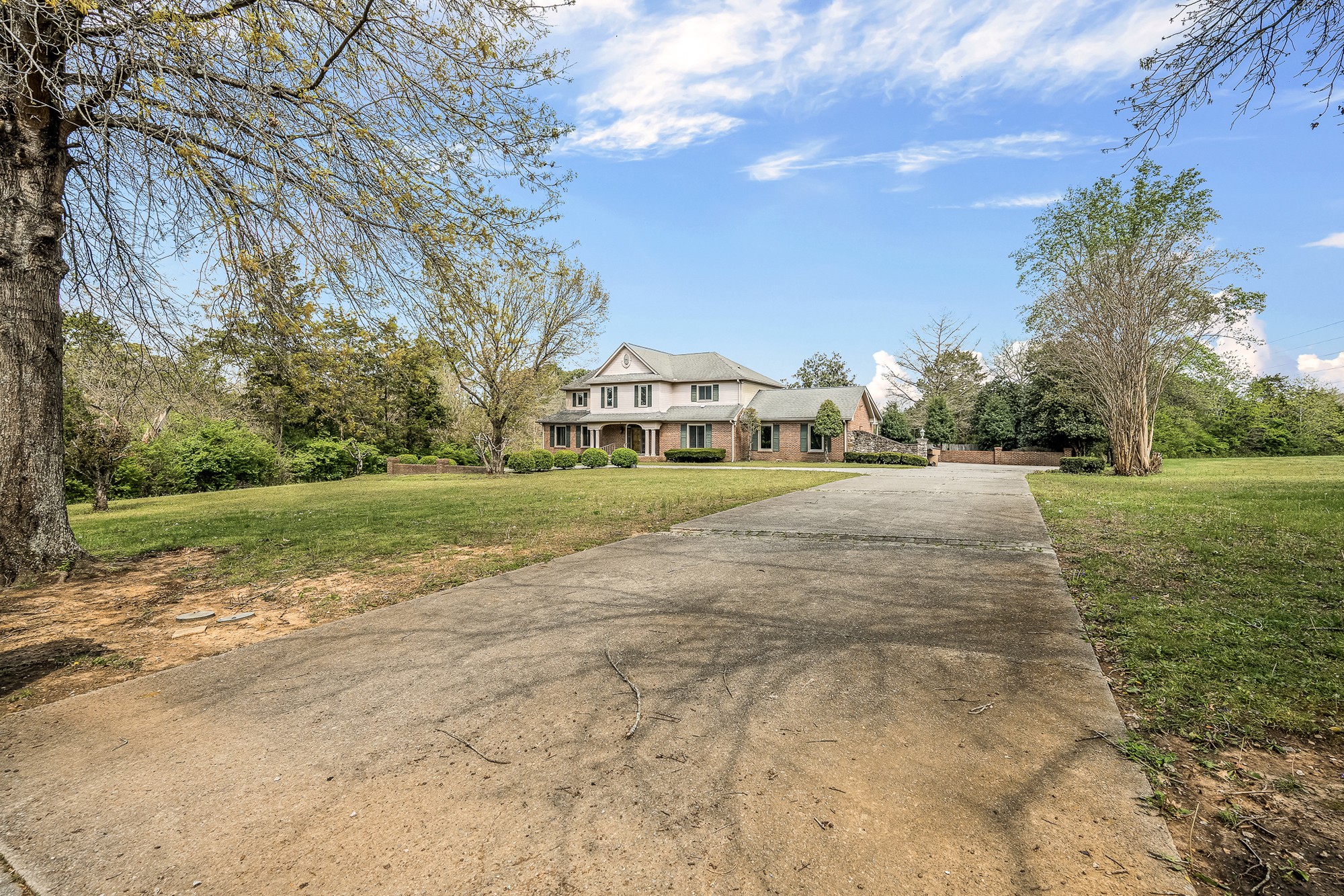 512 W Campbell Rd