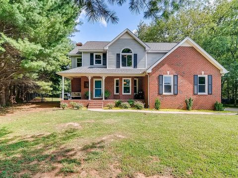 2021 Keenland Dr Murfreesboro TN 37127