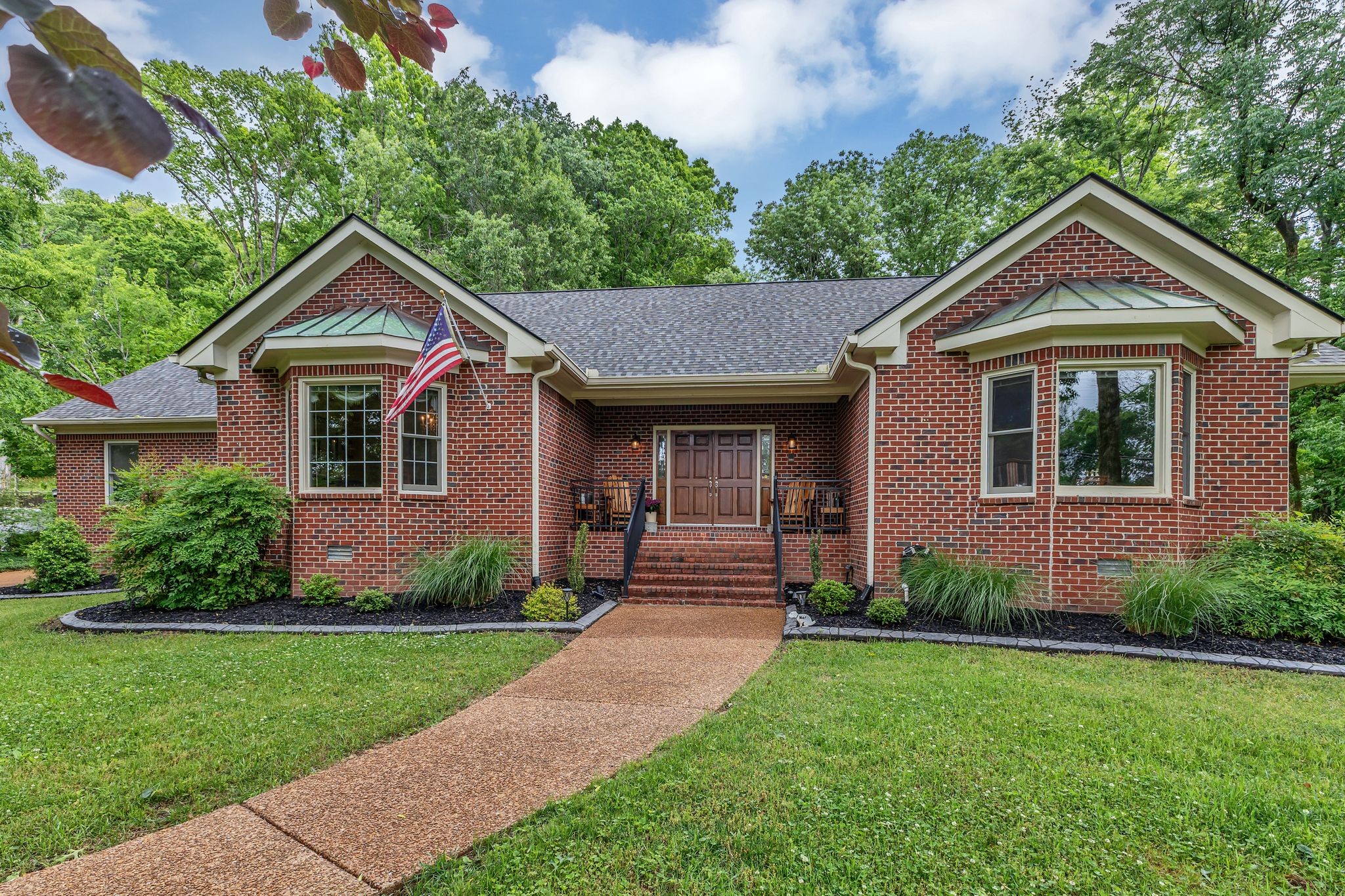 5087 Saddleview Dr
